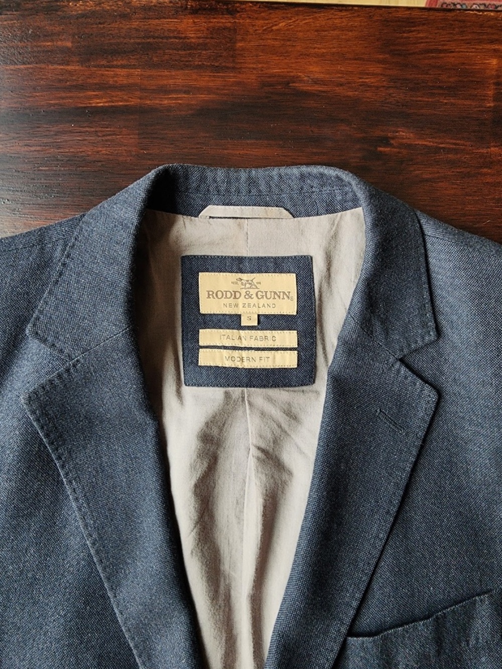 Rodd & Gunn New Zealand Blazer Men's Small Navy Blue Italian Fabric Modern Fit